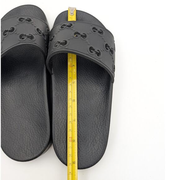 Gucci Black Rubber GG Laser Cut Pool Slide Sandals Unisex Size US W6 EU37 - Picture 5 of 11